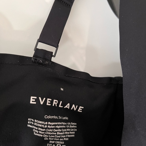 Everlane The Invisible Bra - Picture 3 of 7